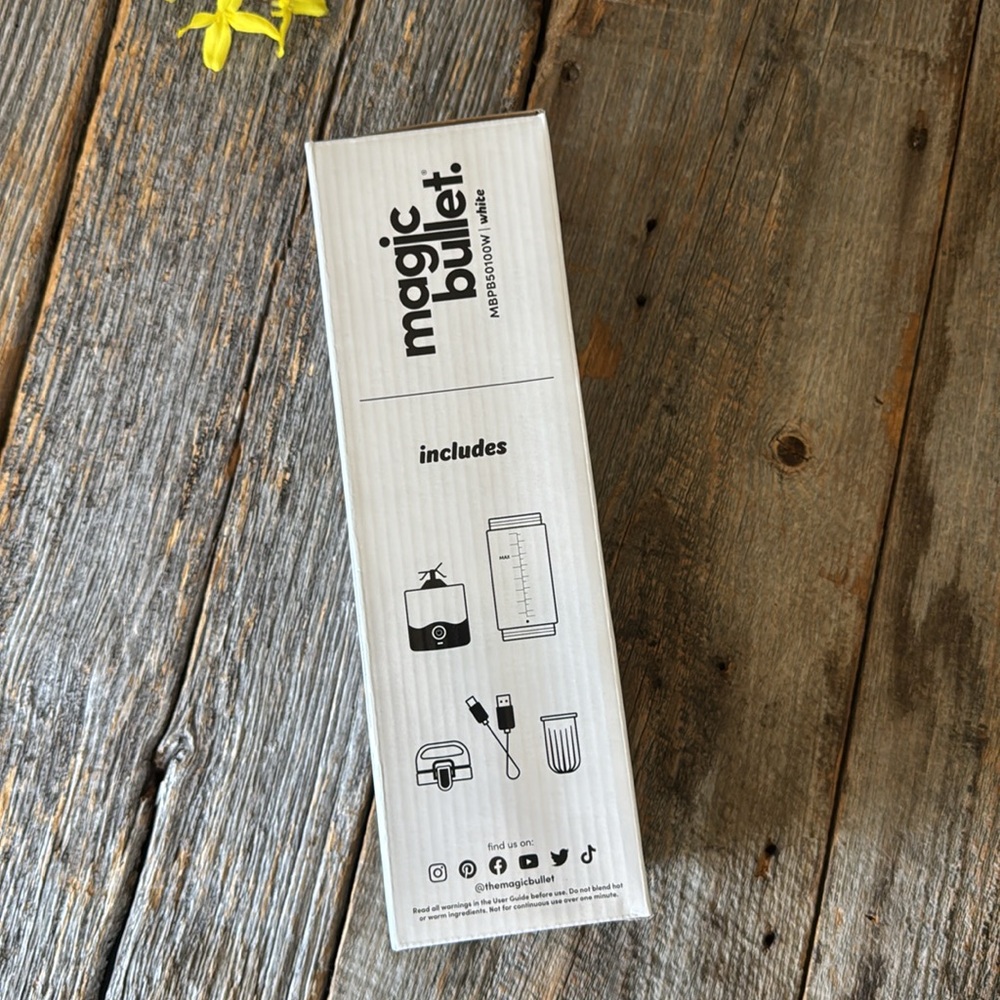 Magic Bullet Portable Blender NEW White USB Rechargeable - Picture 2 of 8